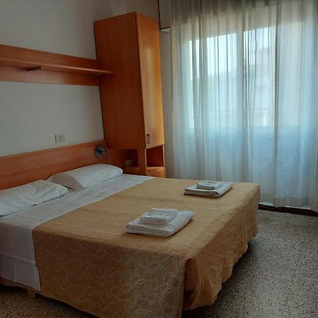 Albergo Alla Nave Lignano Sabbiadoro Eksteriør bilde
